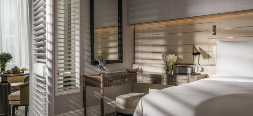 Four Seasons Hotel Singapore 5*