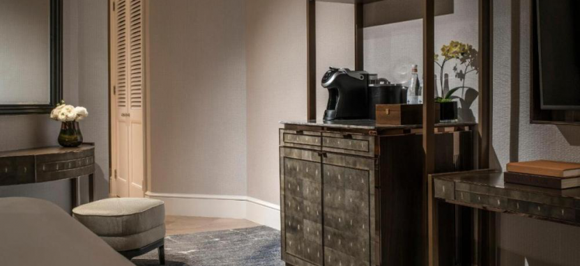 Four Seasons Hotel Singapore 5*