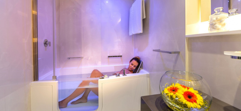 Amathus Beach Hotel Limassol 5* на острове Кипр.