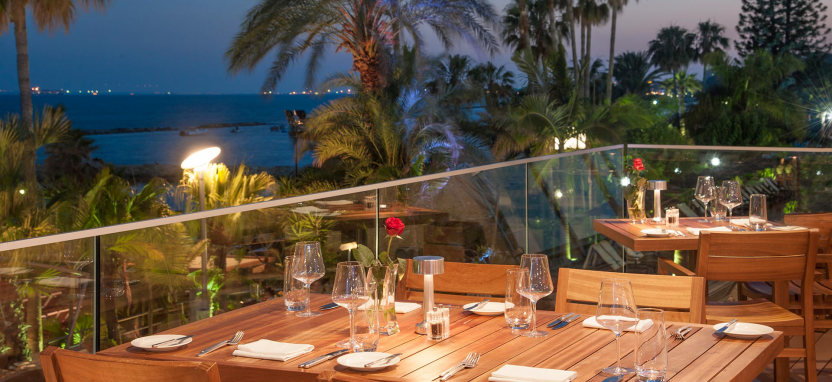 Amathus Beach Hotel Limassol 5* на острове Кипр.