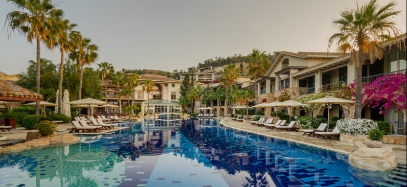 Columbia Beach Resort 5* в Писсури (Лимассол)