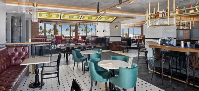 JA Beach Hotel 5* в Дубае.